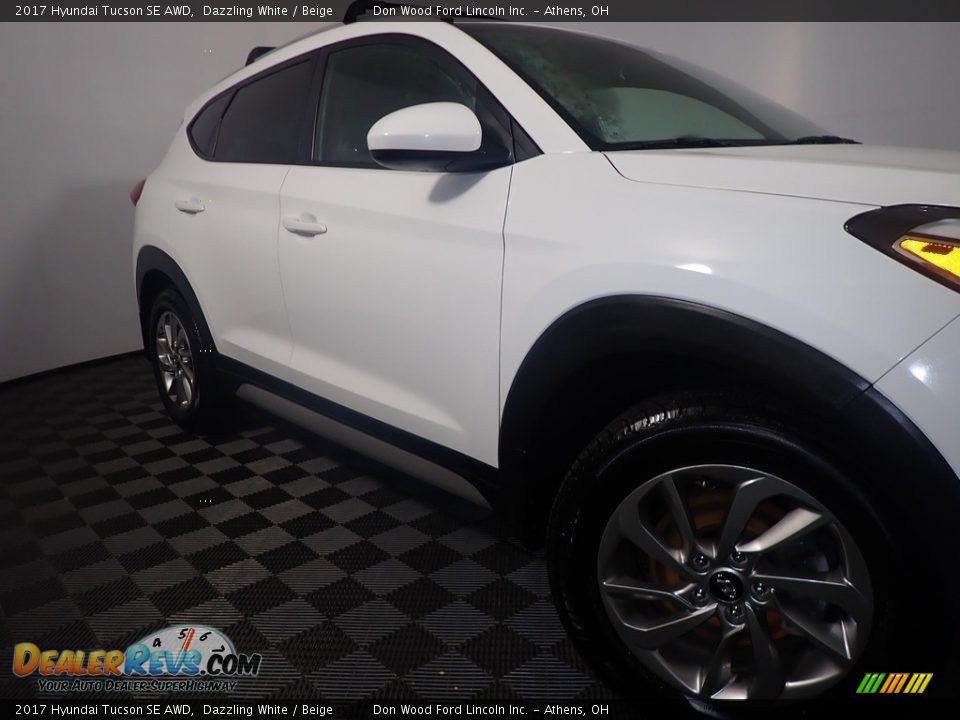 2017 Hyundai Tucson SE AWD Dazzling White / Beige Photo #6