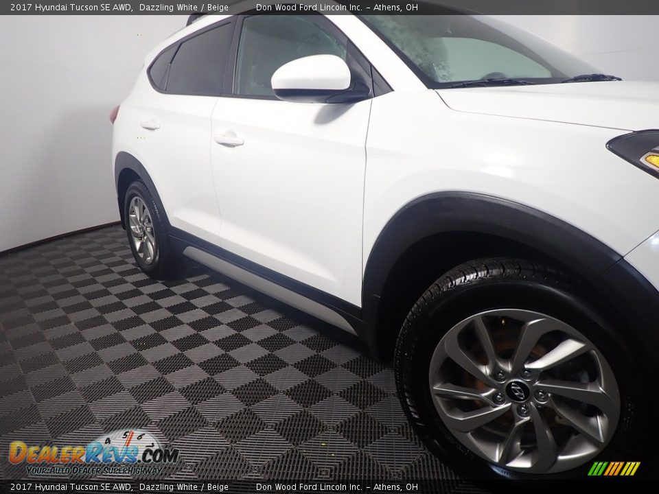 2017 Hyundai Tucson SE AWD Dazzling White / Beige Photo #7