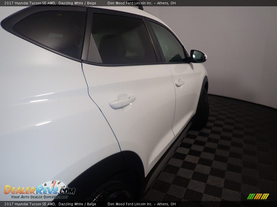 2017 Hyundai Tucson SE AWD Dazzling White / Beige Photo #25