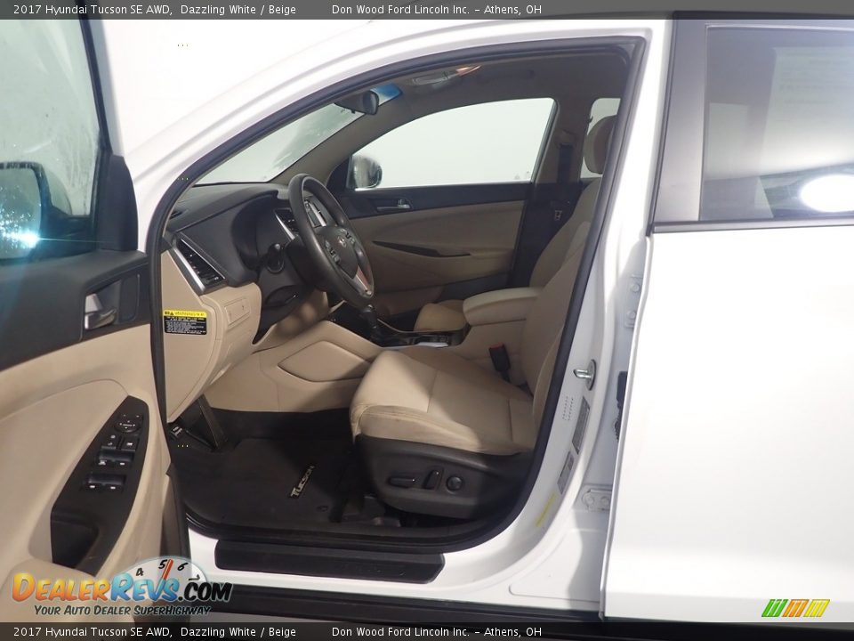 2017 Hyundai Tucson SE AWD Dazzling White / Beige Photo #30