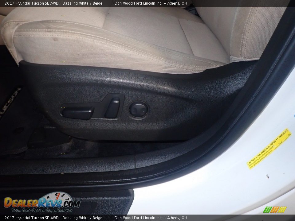 2017 Hyundai Tucson SE AWD Dazzling White / Beige Photo #31