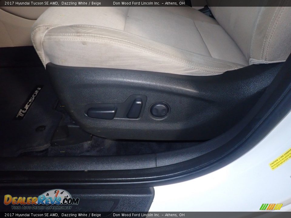 2017 Hyundai Tucson SE AWD Dazzling White / Beige Photo #32