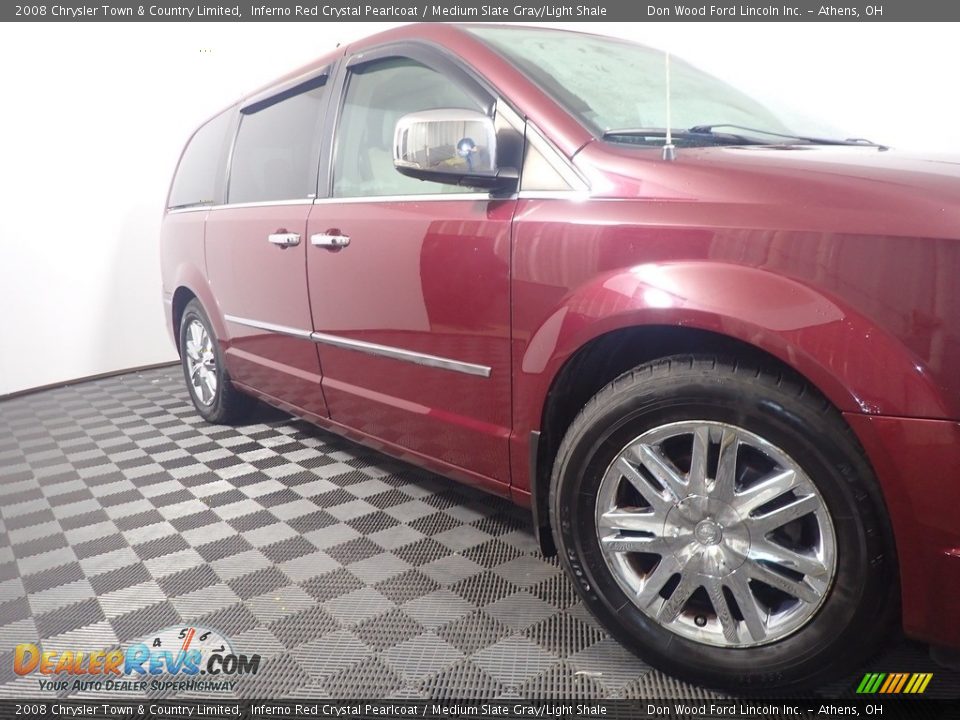 2008 Chrysler Town & Country Limited Inferno Red Crystal Pearlcoat / Medium Slate Gray/Light Shale Photo #5