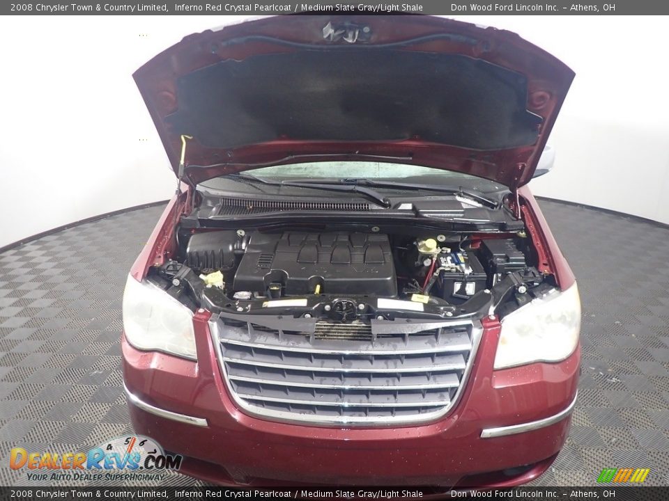 2008 Chrysler Town & Country Limited Inferno Red Crystal Pearlcoat / Medium Slate Gray/Light Shale Photo #7