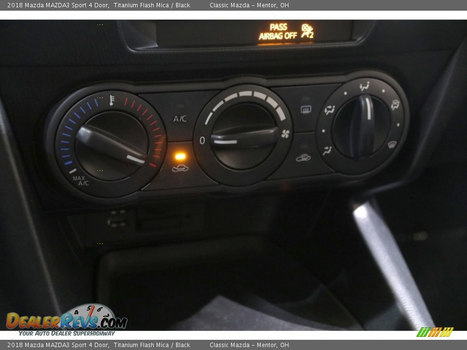2018 Mazda MAZDA3 Sport 4 Door Titanium Flash Mica / Black Photo #12