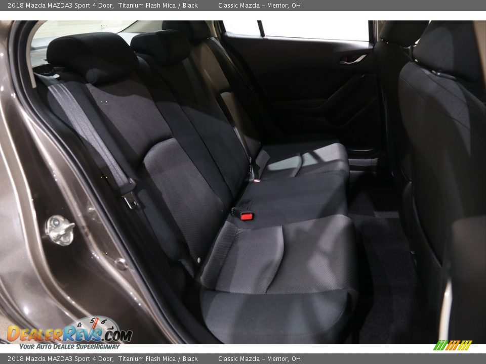 2018 Mazda MAZDA3 Sport 4 Door Titanium Flash Mica / Black Photo #16