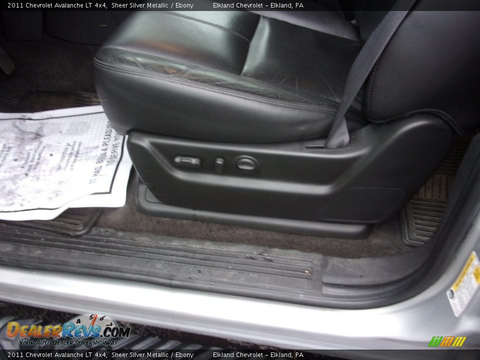 2011 Chevrolet Avalanche LT 4x4 Sheer Silver Metallic / Ebony Photo #13