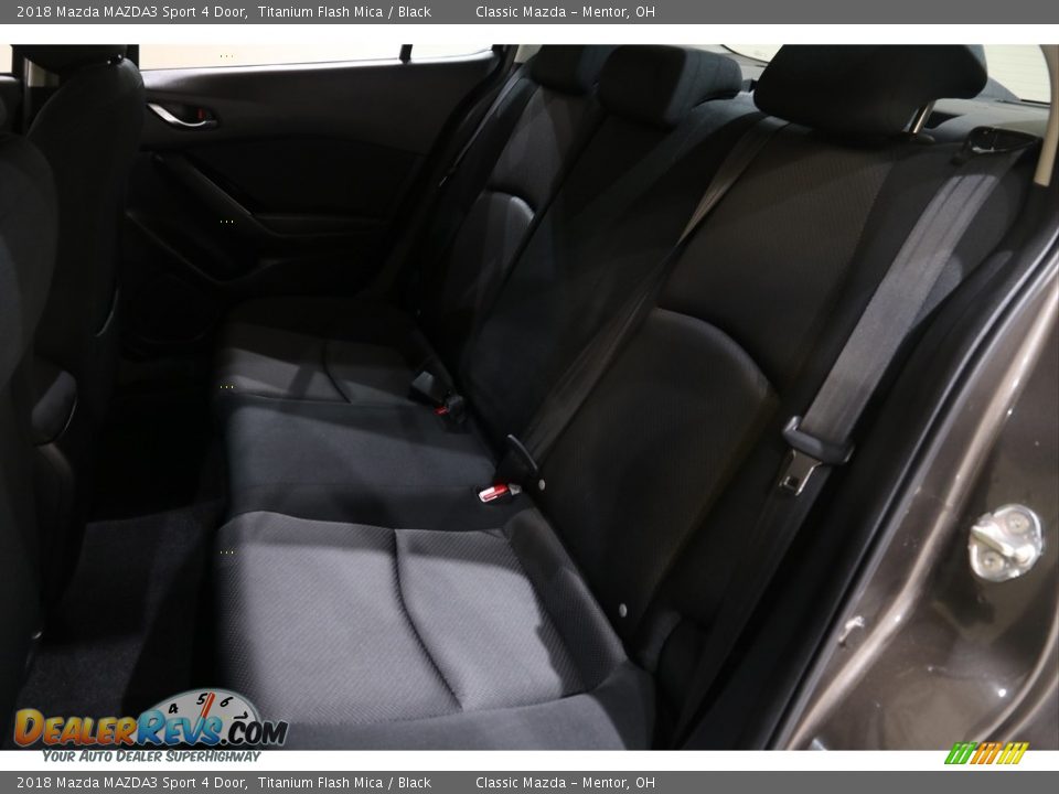 2018 Mazda MAZDA3 Sport 4 Door Titanium Flash Mica / Black Photo #17