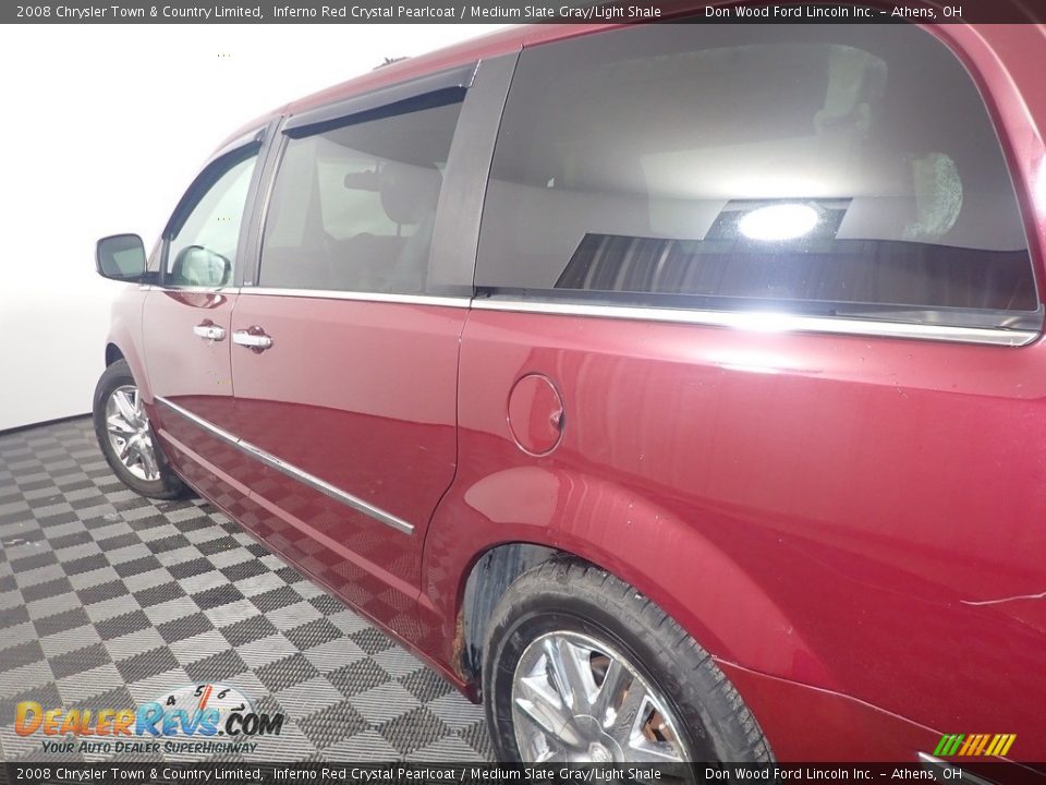 2008 Chrysler Town & Country Limited Inferno Red Crystal Pearlcoat / Medium Slate Gray/Light Shale Photo #20
