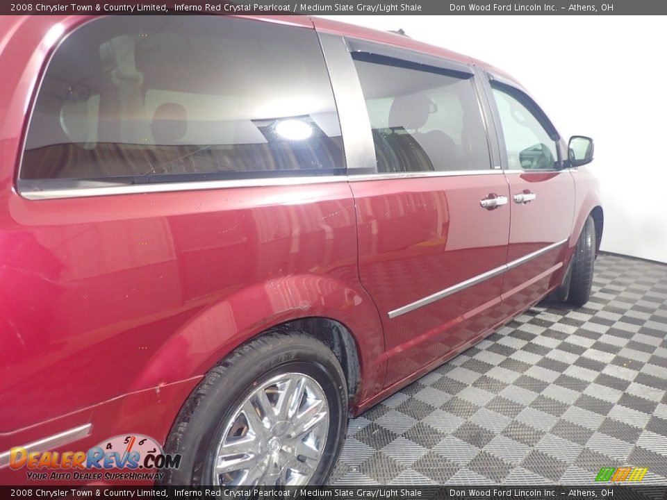 2008 Chrysler Town & Country Limited Inferno Red Crystal Pearlcoat / Medium Slate Gray/Light Shale Photo #21