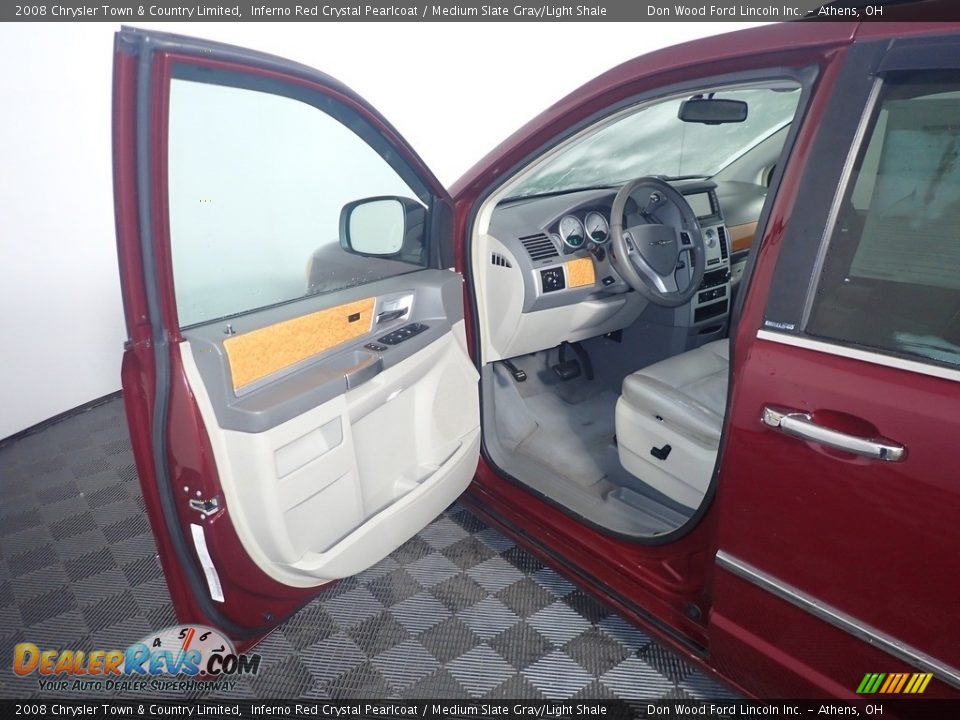 2008 Chrysler Town & Country Limited Inferno Red Crystal Pearlcoat / Medium Slate Gray/Light Shale Photo #22