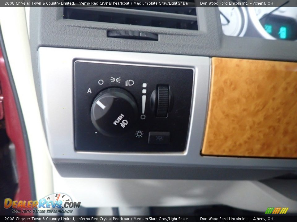 2008 Chrysler Town & Country Limited Inferno Red Crystal Pearlcoat / Medium Slate Gray/Light Shale Photo #33