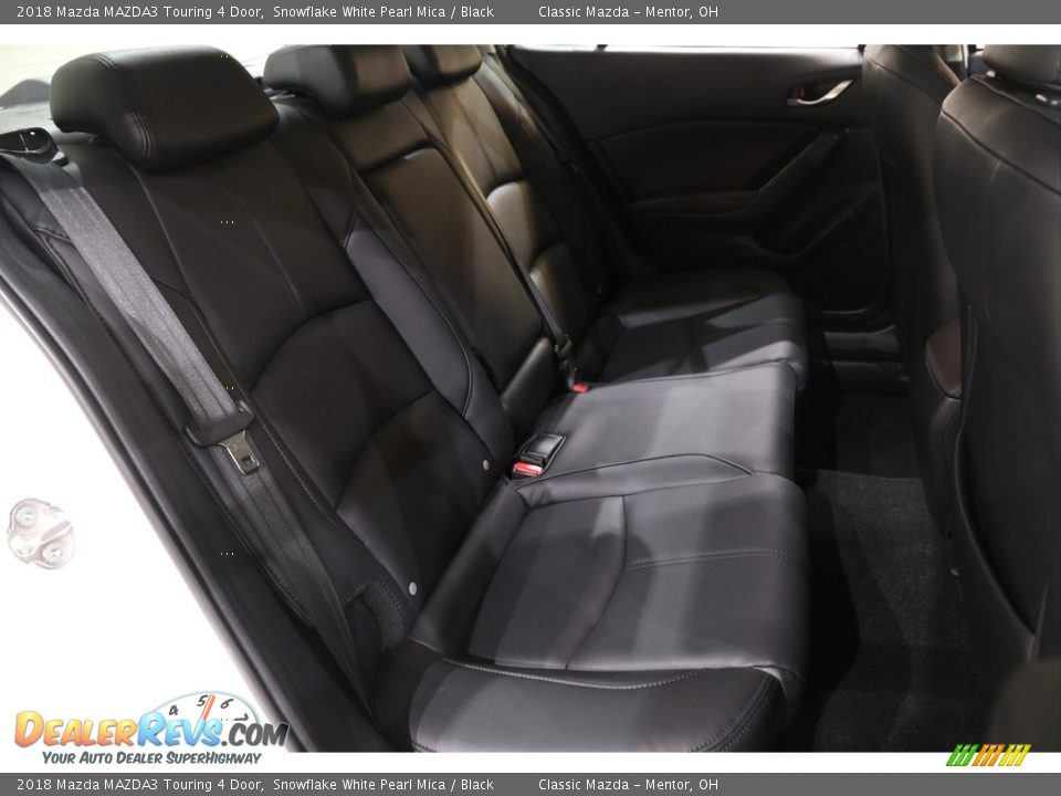2018 Mazda MAZDA3 Touring 4 Door Snowflake White Pearl Mica / Black Photo #17