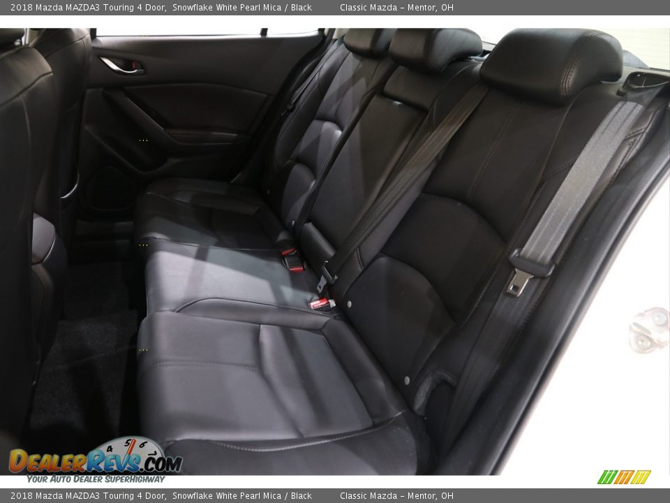 2018 Mazda MAZDA3 Touring 4 Door Snowflake White Pearl Mica / Black Photo #18