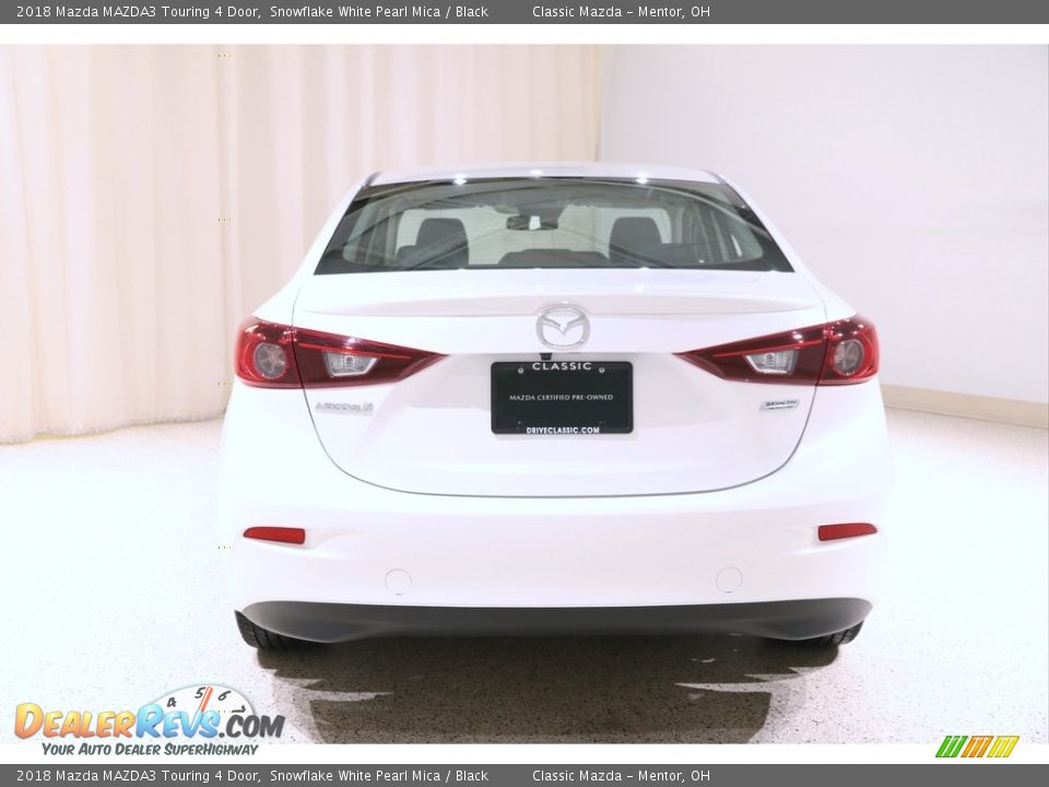 2018 Mazda MAZDA3 Touring 4 Door Snowflake White Pearl Mica / Black Photo #19