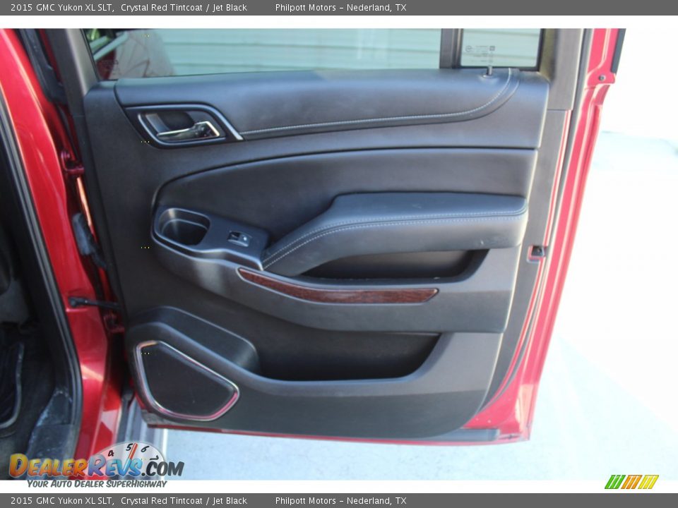 Door Panel of 2015 GMC Yukon XL SLT Photo #27