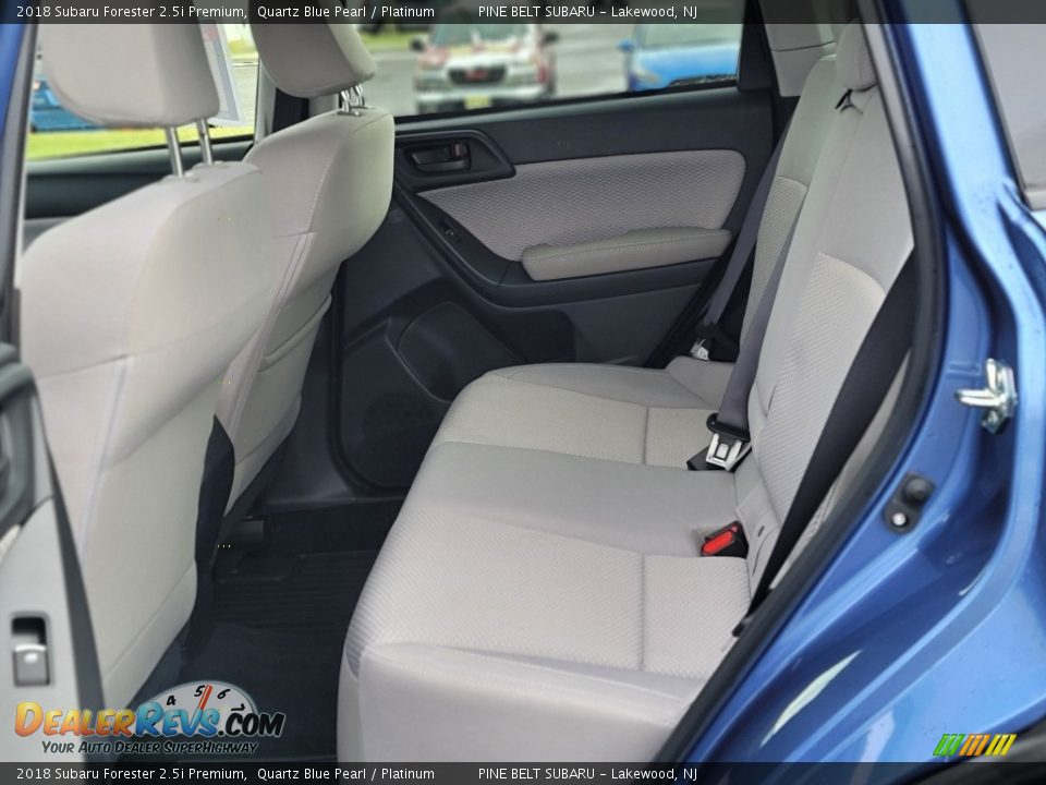 2018 Subaru Forester 2.5i Premium Quartz Blue Pearl / Platinum Photo #32