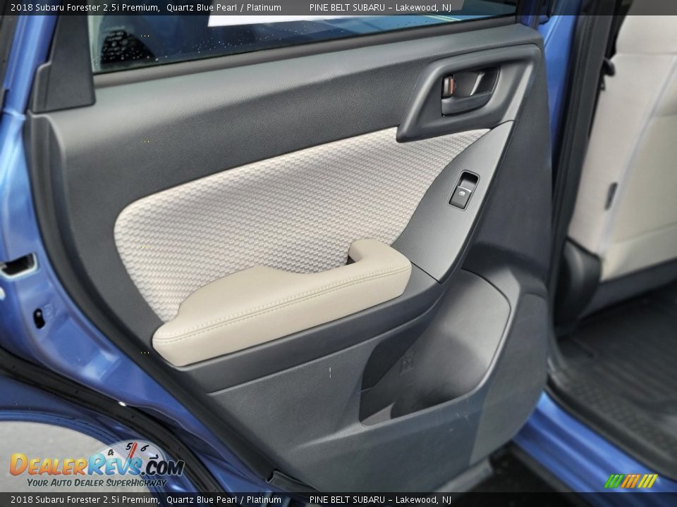 2018 Subaru Forester 2.5i Premium Quartz Blue Pearl / Platinum Photo #33