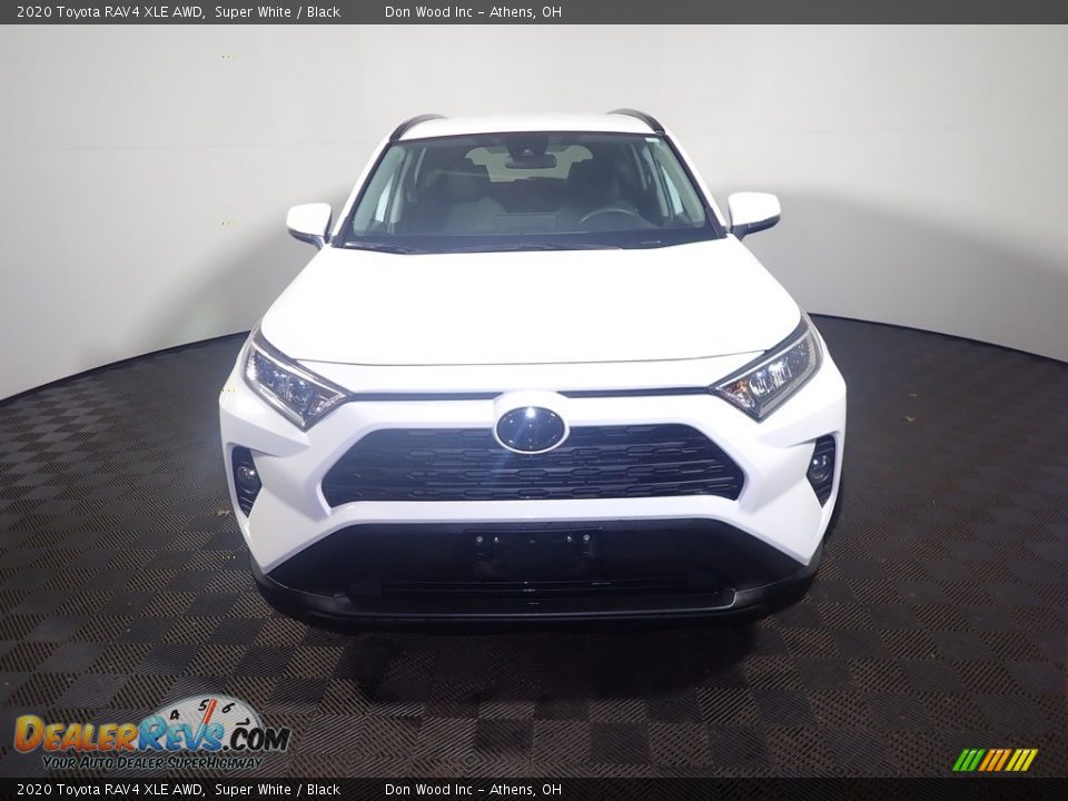 2020 Toyota RAV4 XLE AWD Super White / Black Photo #7
