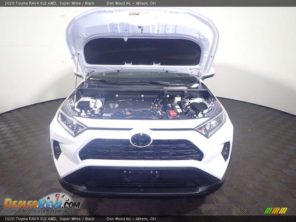 2020 Toyota RAV4 XLE AWD Super White / Black Photo #8