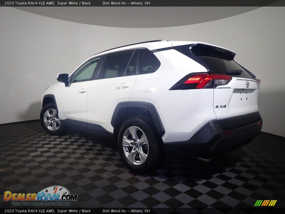 2020 Toyota RAV4 XLE AWD Super White / Black Photo #13