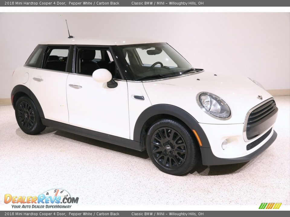 2018 Mini Hardtop Cooper 4 Door Pepper White / Carbon Black Photo #1