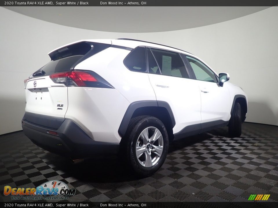 2020 Toyota RAV4 XLE AWD Super White / Black Photo #18