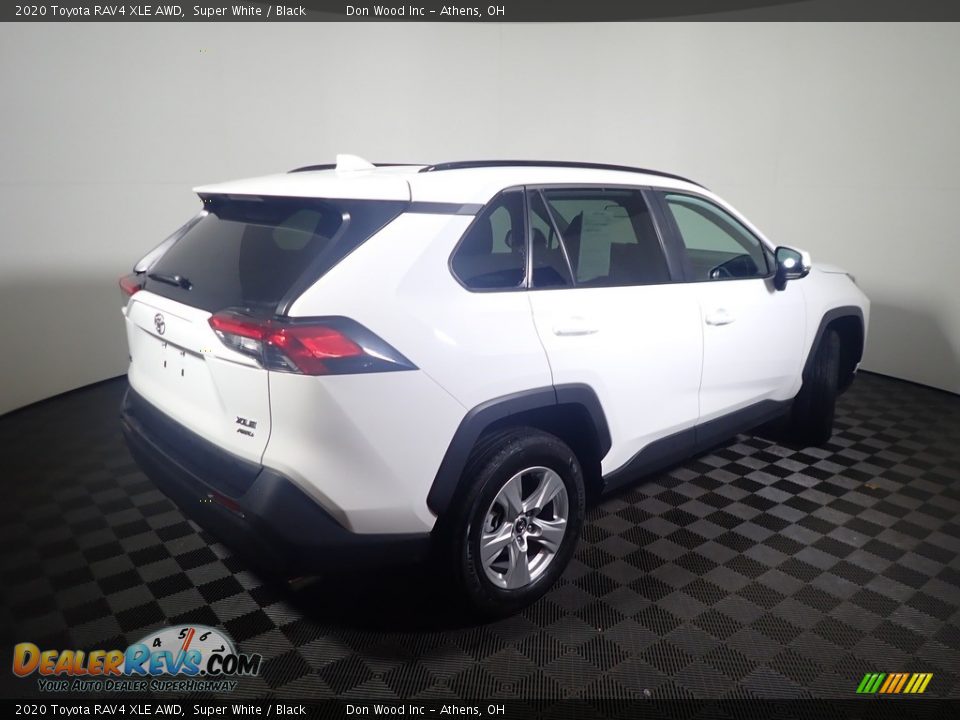 2020 Toyota RAV4 XLE AWD Super White / Black Photo #19