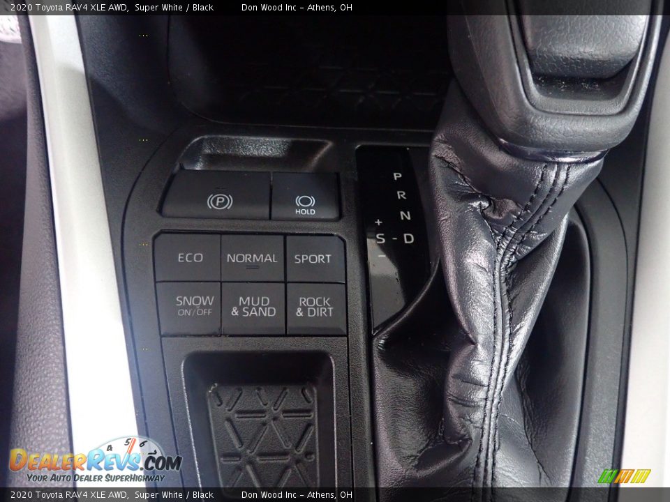2020 Toyota RAV4 XLE AWD Super White / Black Photo #35