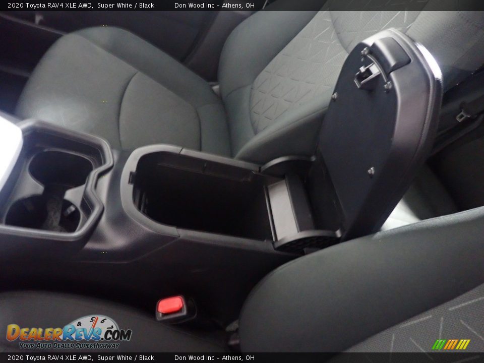 2020 Toyota RAV4 XLE AWD Super White / Black Photo #36