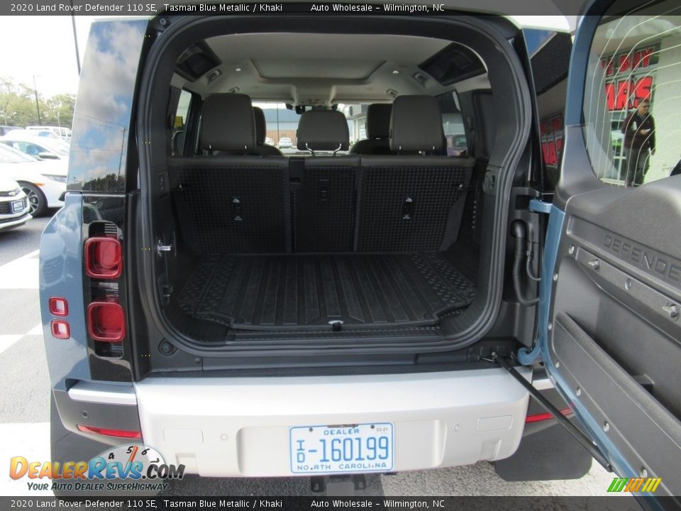 2020 Land Rover Defender 110 SE Tasman Blue Metallic / Khaki Photo #5