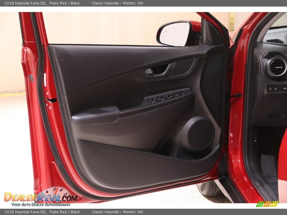 Door Panel of 2018 Hyundai Kona SEL Photo #4
