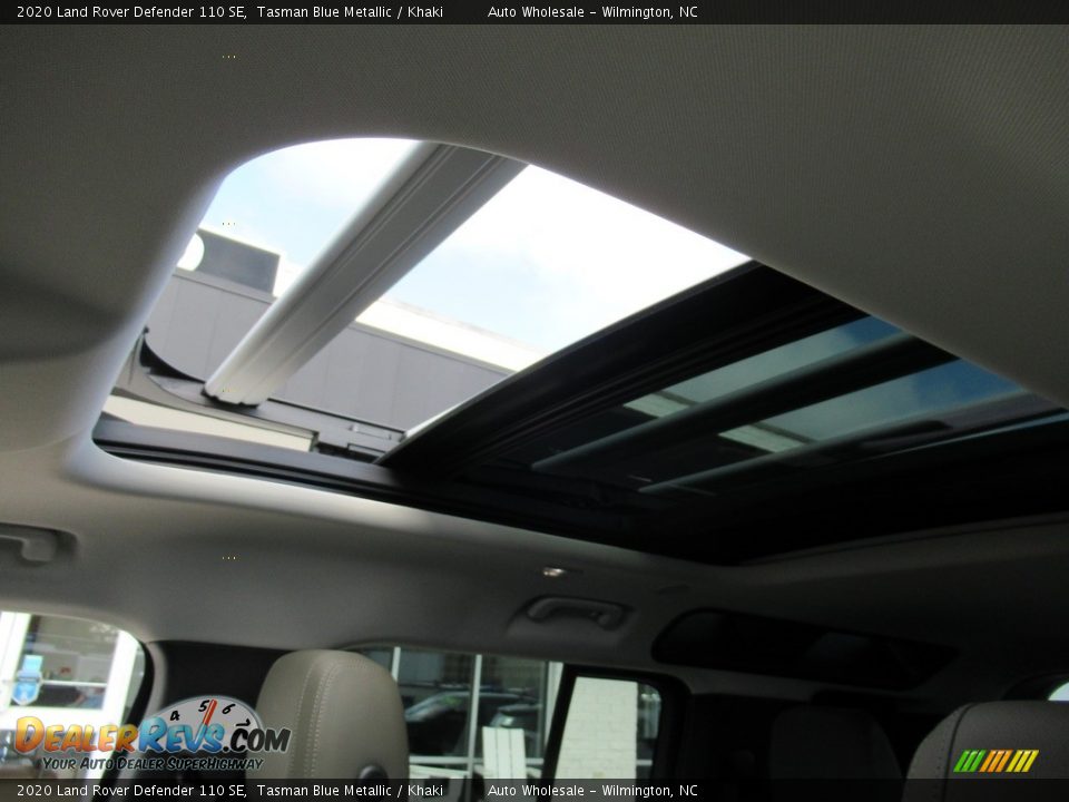 2020 Land Rover Defender 110 SE Tasman Blue Metallic / Khaki Photo #11