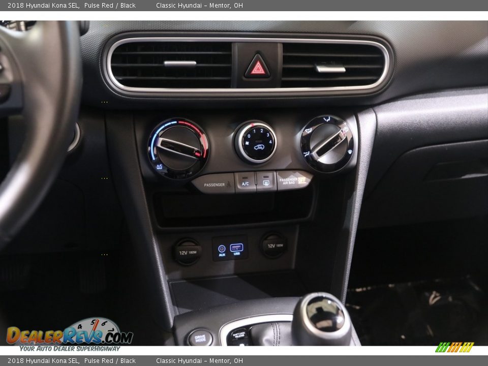 Controls of 2018 Hyundai Kona SEL Photo #12