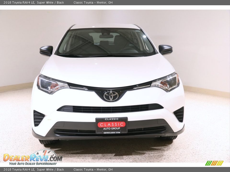 2018 Toyota RAV4 LE Super White / Black Photo #2