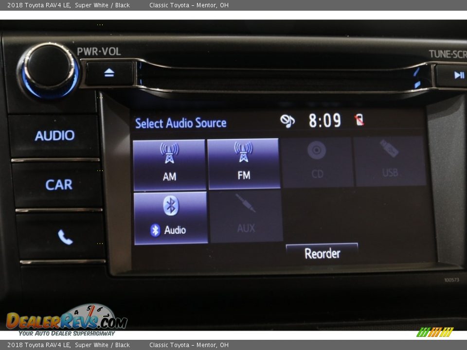 2018 Toyota RAV4 LE Super White / Black Photo #11