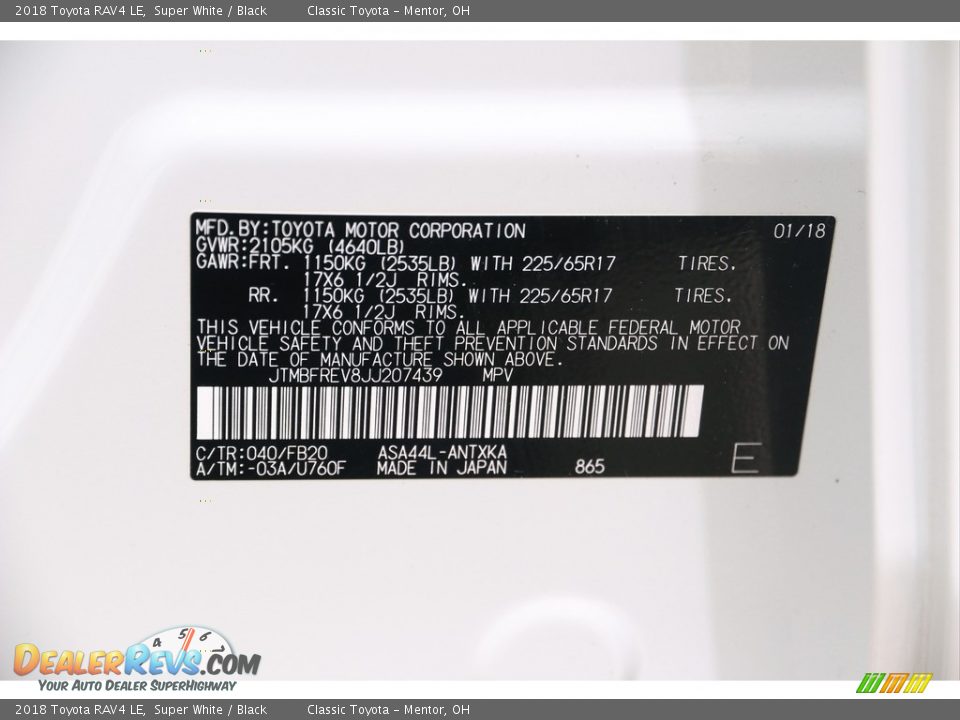 2018 Toyota RAV4 LE Super White / Black Photo #22