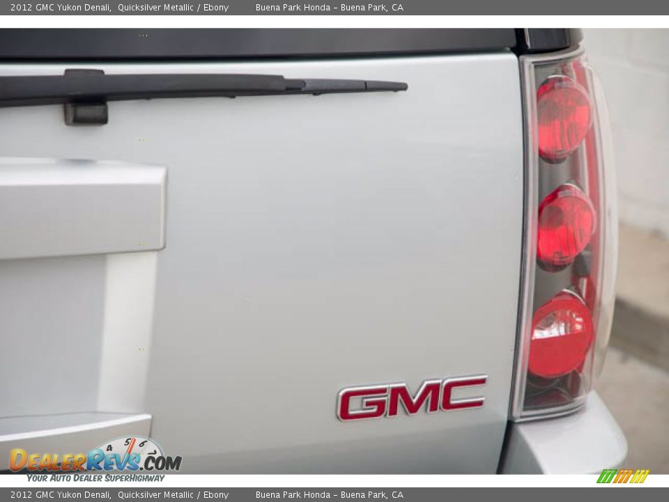 2012 GMC Yukon Denali Logo Photo #11