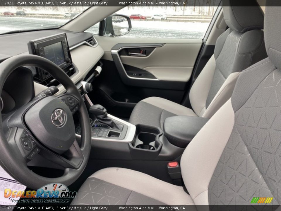 2021 Toyota RAV4 XLE AWD Silver Sky Metallic / Light Gray Photo #4