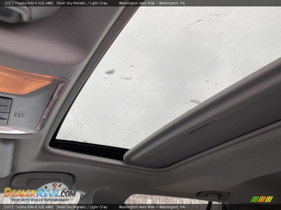 2021 Toyota RAV4 XLE AWD Silver Sky Metallic / Light Gray Photo #10