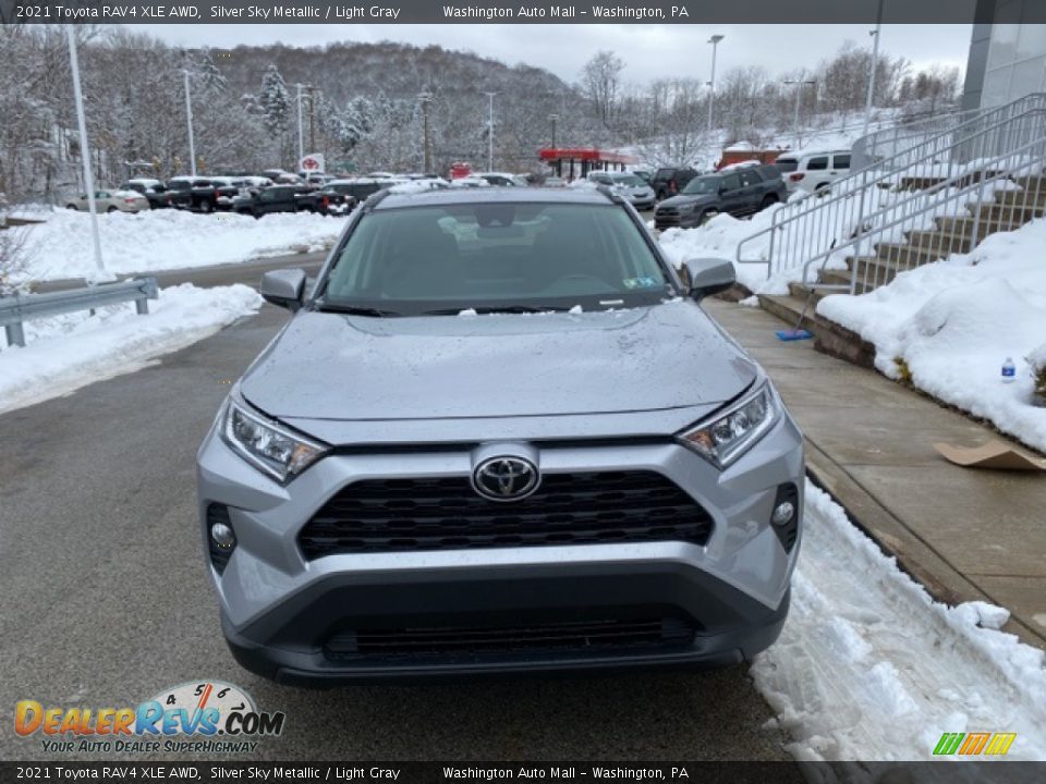2021 Toyota RAV4 XLE AWD Silver Sky Metallic / Light Gray Photo #12