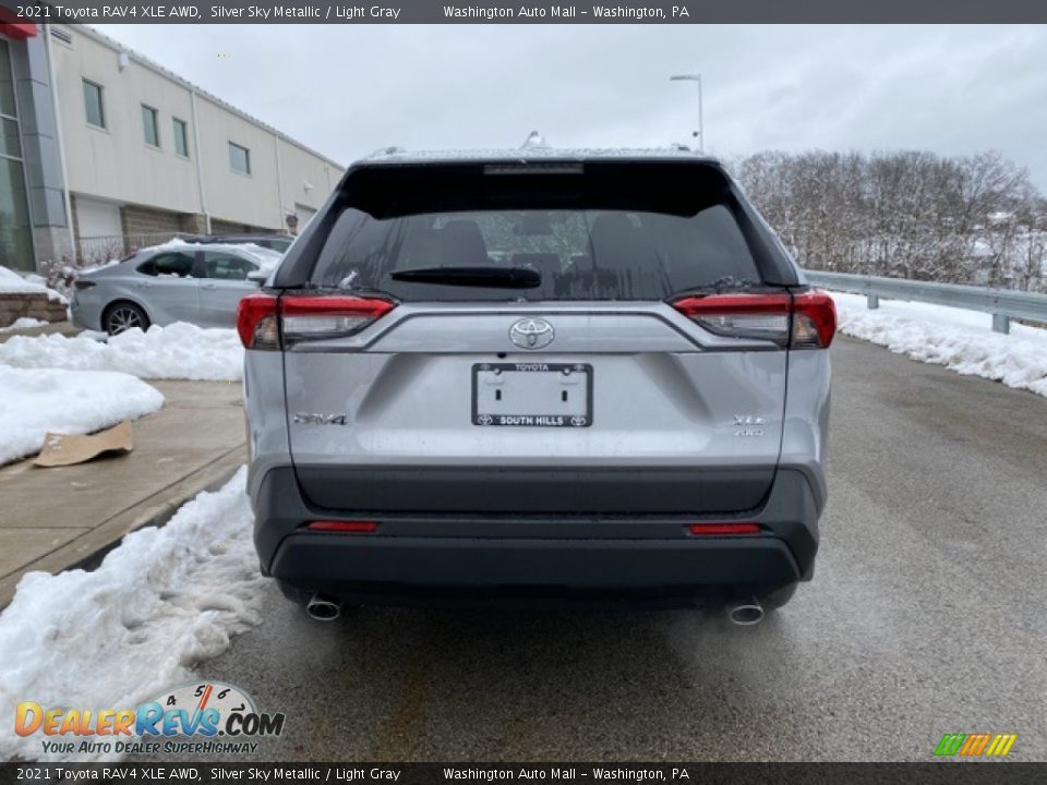 2021 Toyota RAV4 XLE AWD Silver Sky Metallic / Light Gray Photo #15