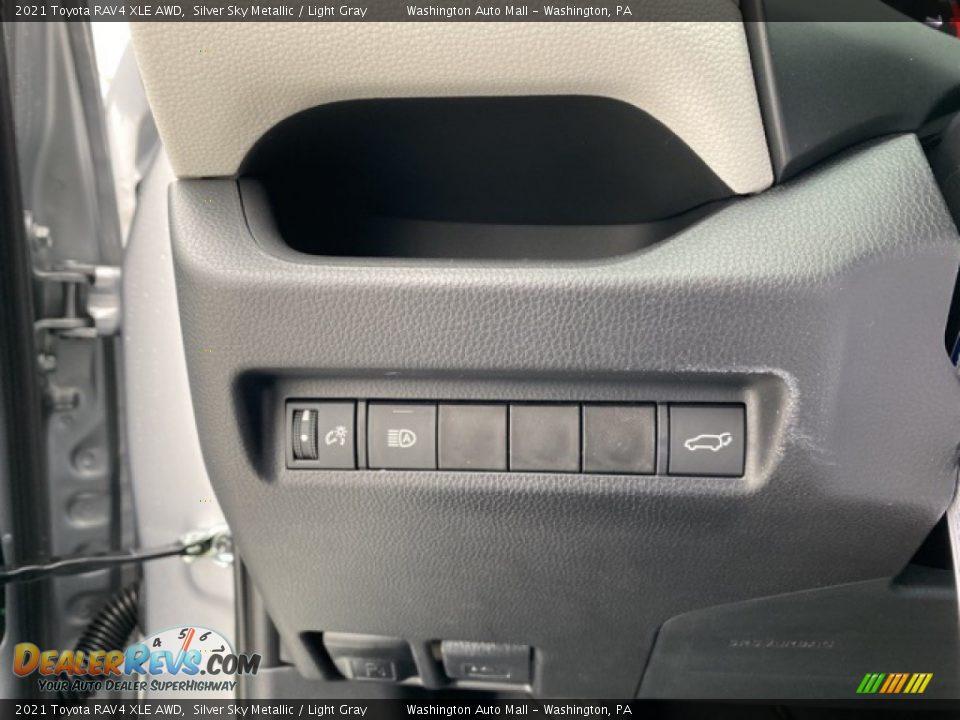 2021 Toyota RAV4 XLE AWD Silver Sky Metallic / Light Gray Photo #19