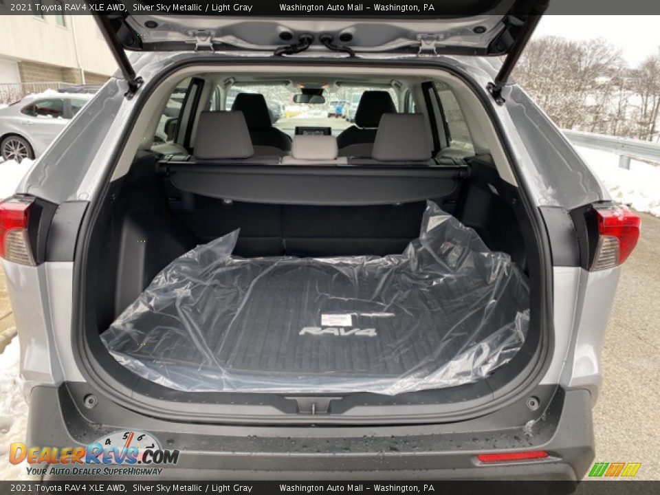 2021 Toyota RAV4 XLE AWD Silver Sky Metallic / Light Gray Photo #27