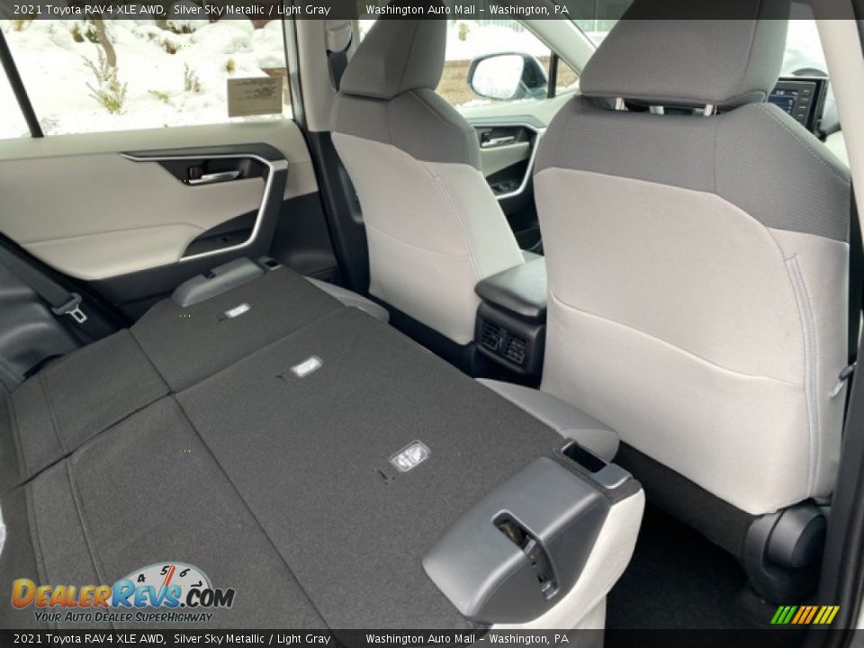 2021 Toyota RAV4 XLE AWD Silver Sky Metallic / Light Gray Photo #28
