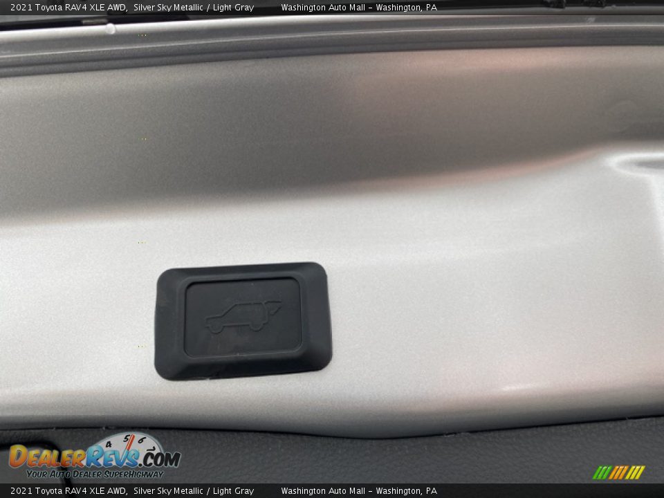 2021 Toyota RAV4 XLE AWD Silver Sky Metallic / Light Gray Photo #30