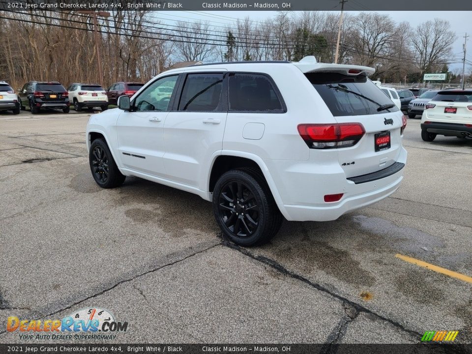 2021 Jeep Grand Cherokee Laredo 4x4 Bright White / Black Photo #9