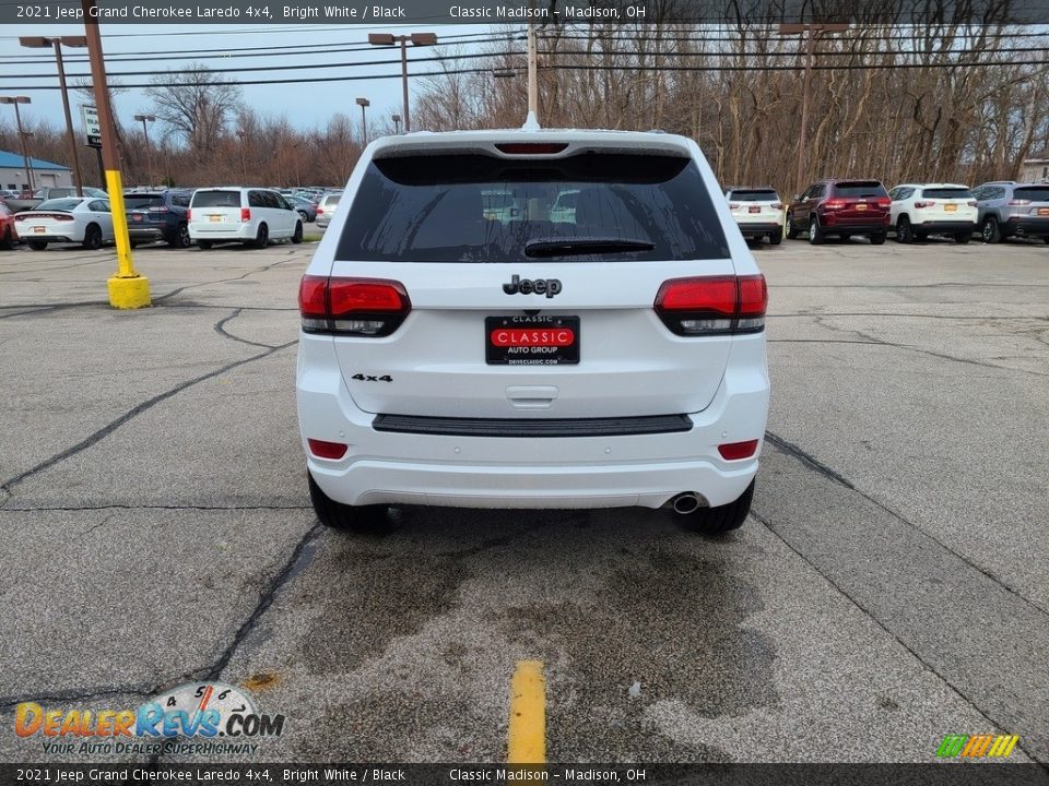 2021 Jeep Grand Cherokee Laredo 4x4 Bright White / Black Photo #10