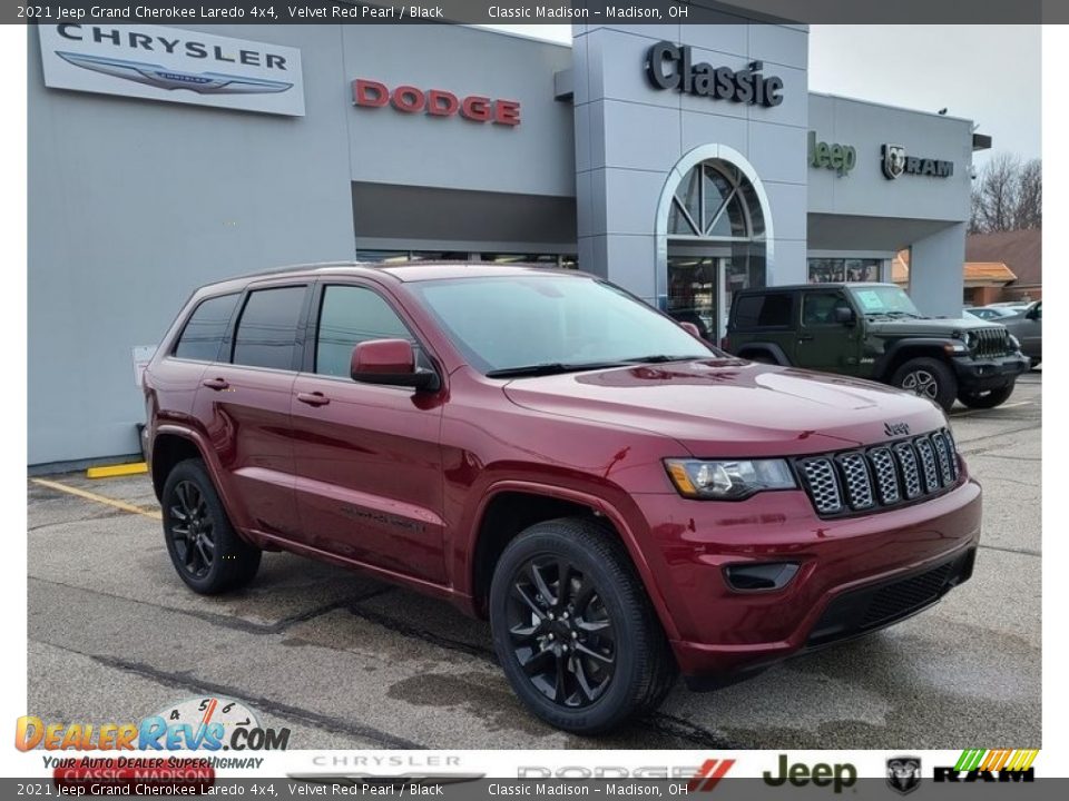 2021 Jeep Grand Cherokee Laredo 4x4 Velvet Red Pearl / Black Photo #1