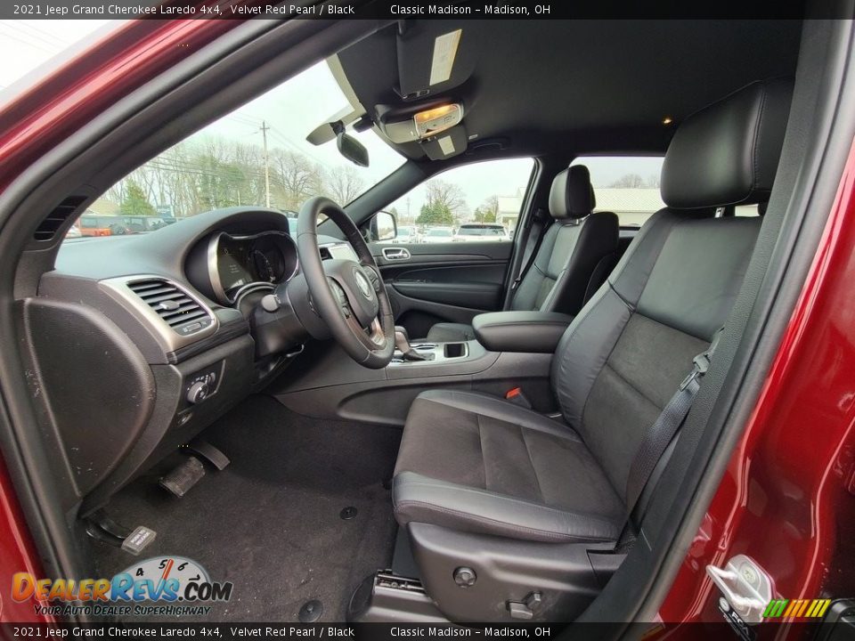 Front Seat of 2021 Jeep Grand Cherokee Laredo 4x4 Photo #2